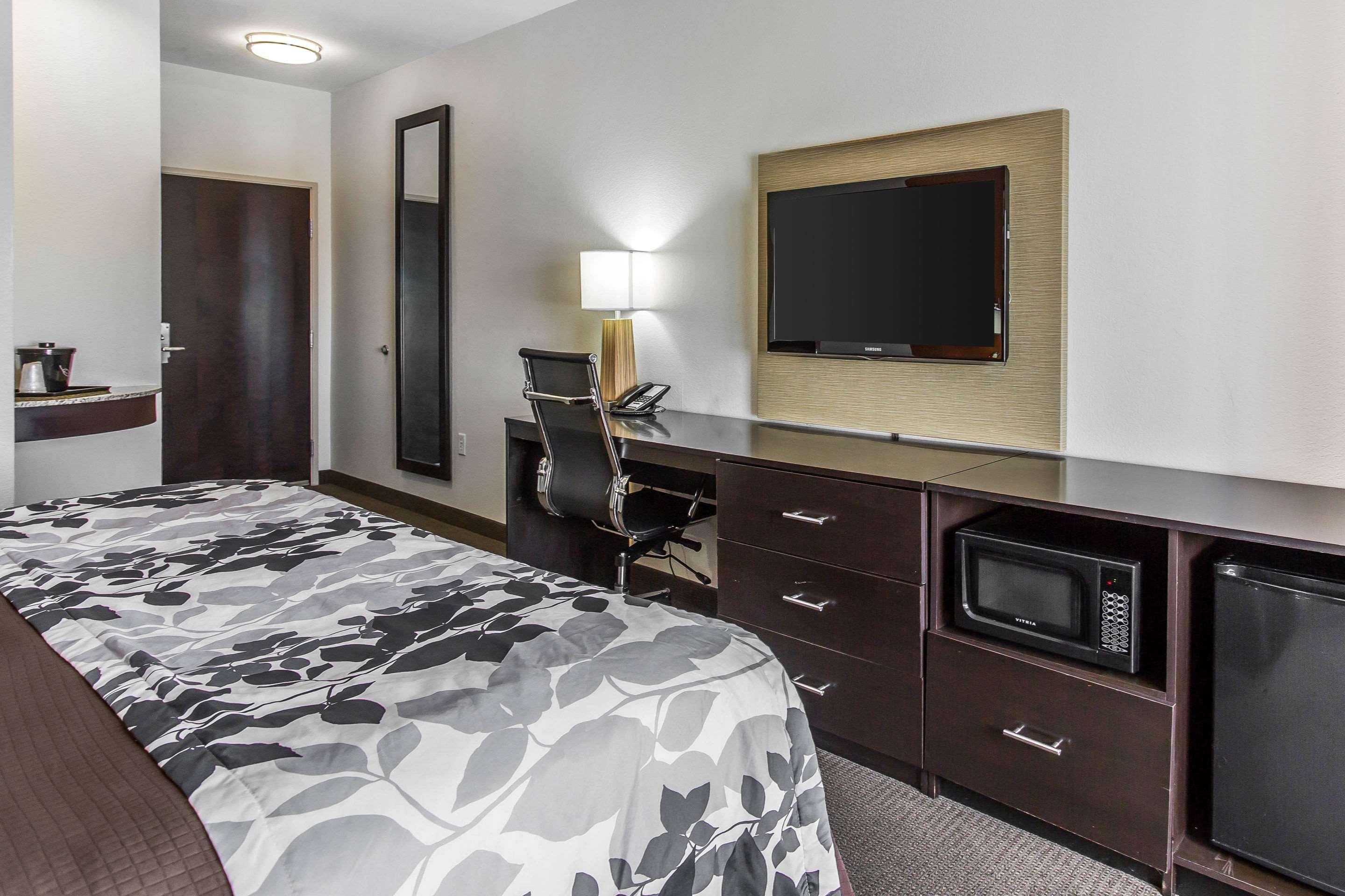 Sleep Inn & Suites Лъбък Екстериор снимка